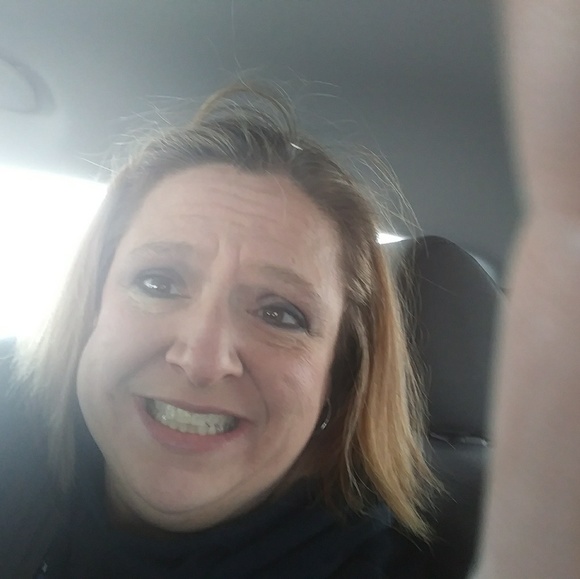 Meet your Posher, Brandi - Picture 2 of 6